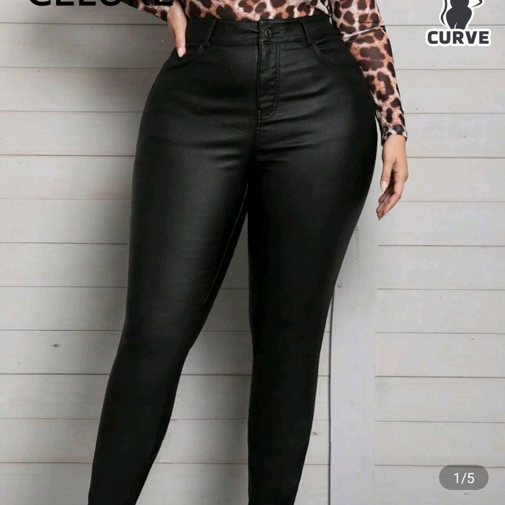 SHEIN Black High Rise Jeans